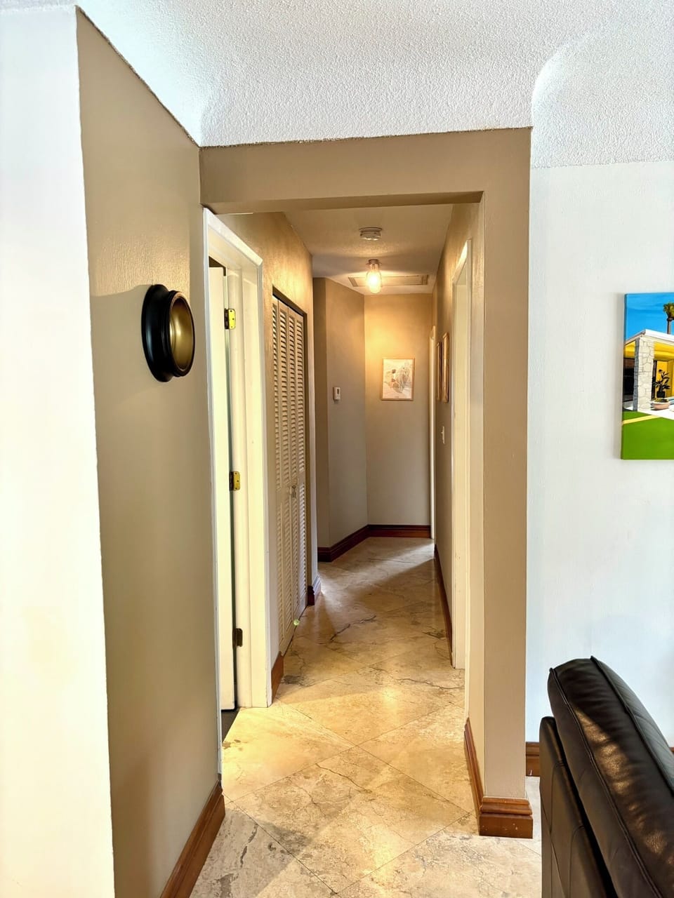 Hallway to the bedrooms 