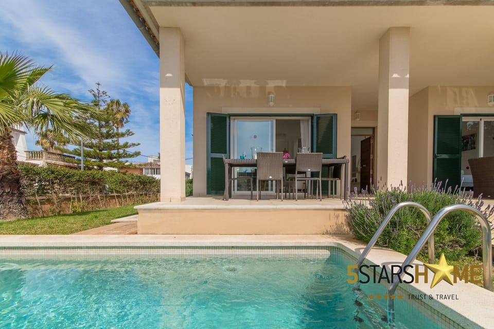 Beautiful villa with swimming pool