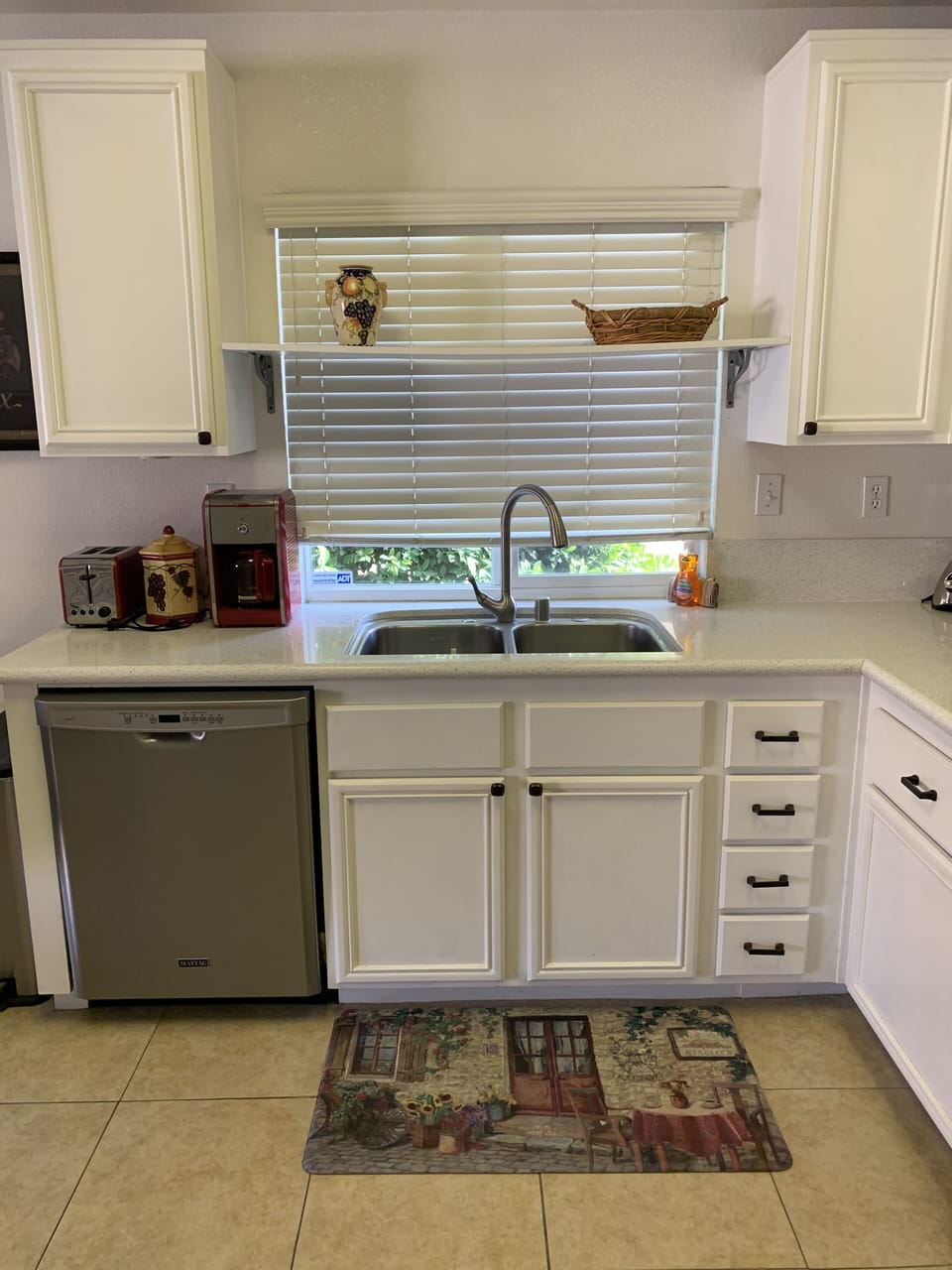 Dishwasher/Toaster/ coffee maker
