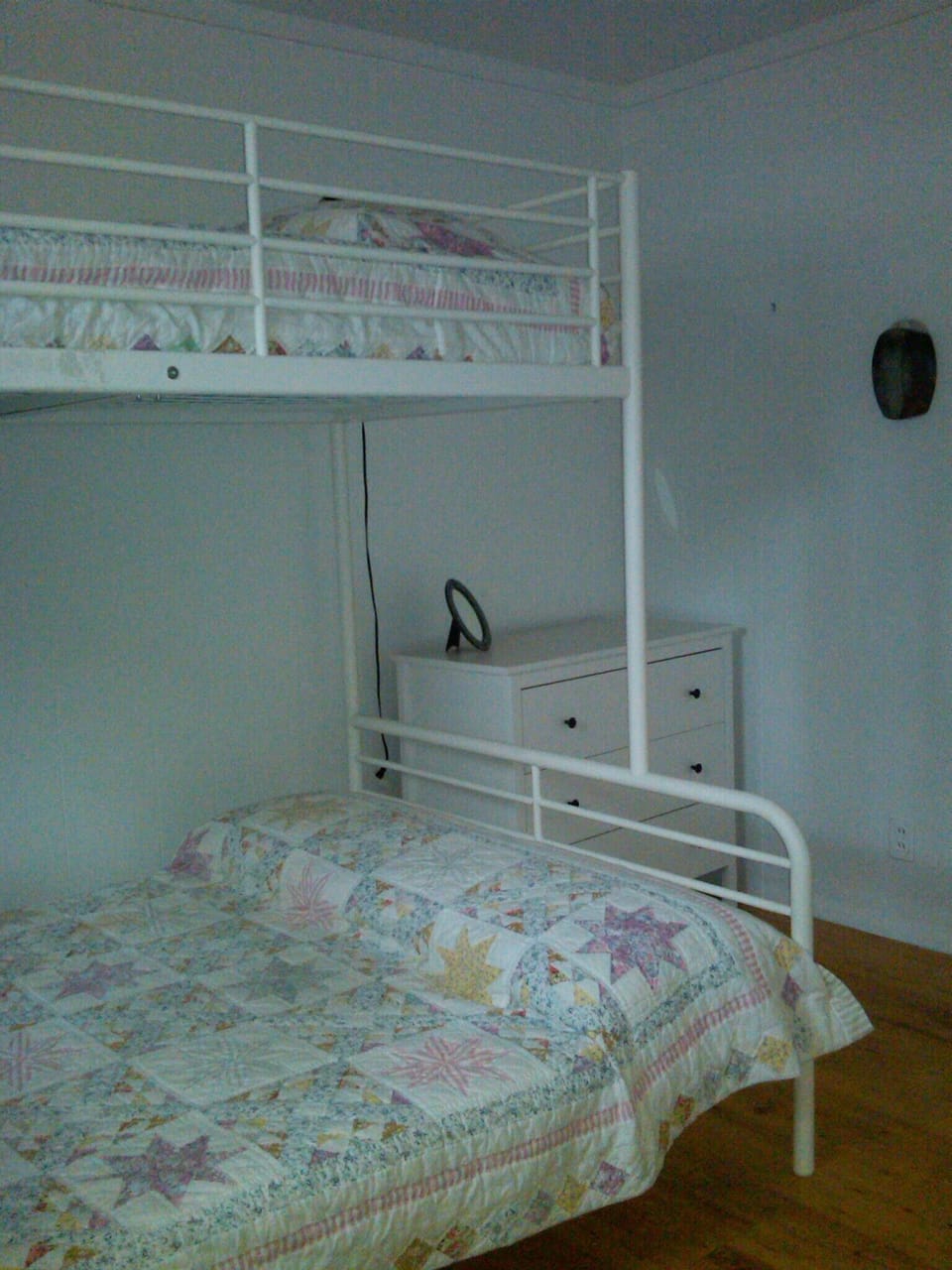 Bunk room; single over double