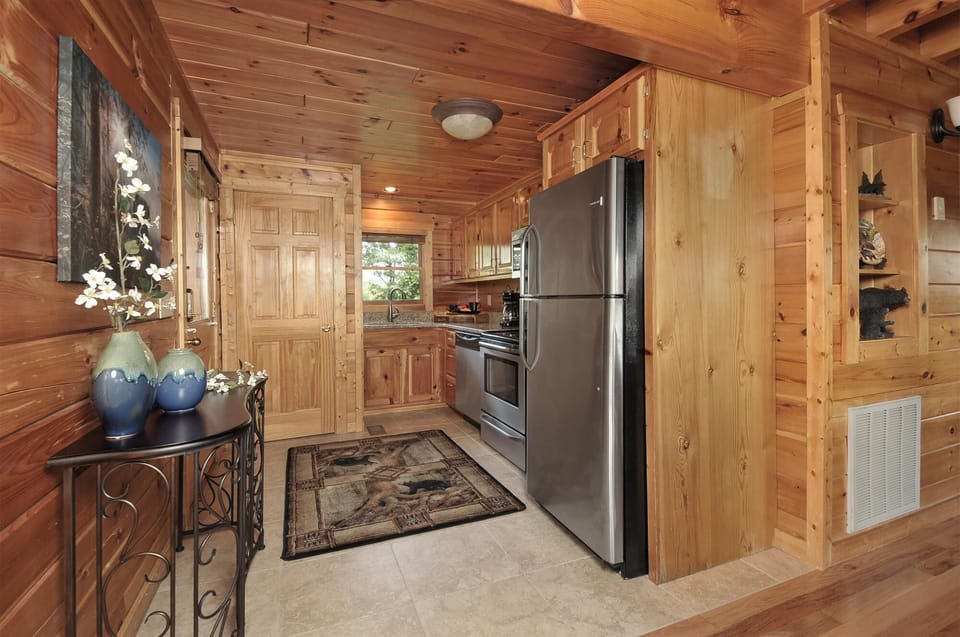 Fully Stocked Kitchen with Washer/Dryer Unit