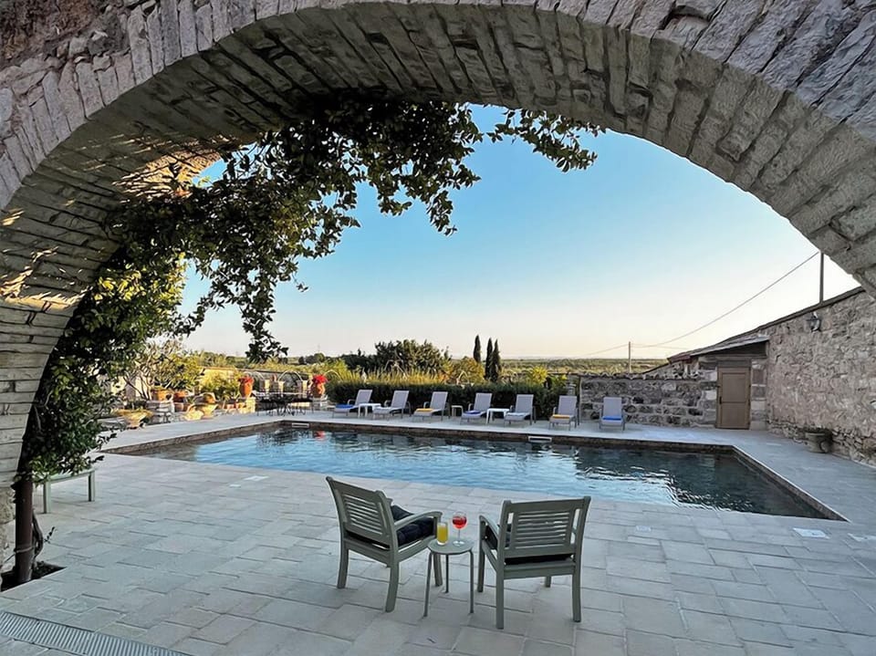 Villa Capelli pool 12