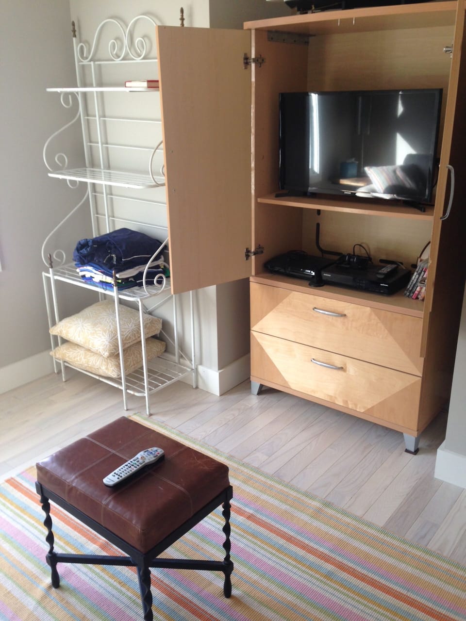 TV in Den