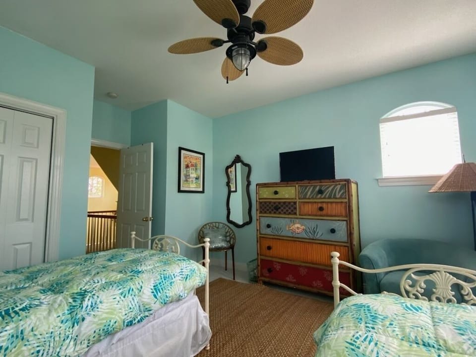2d floor twin bedroom