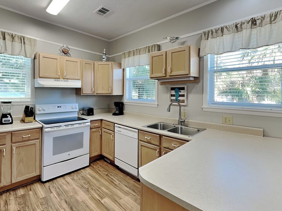 Full Kitchen