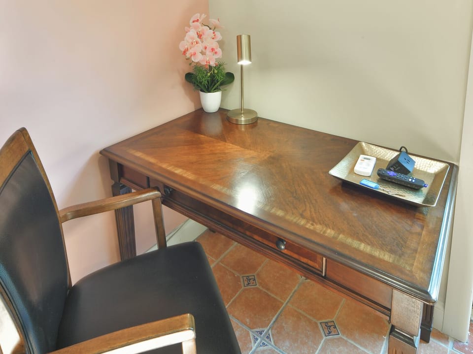 Office Desk with WiFi