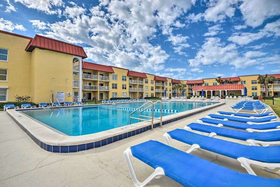 Heated pool Nov to May