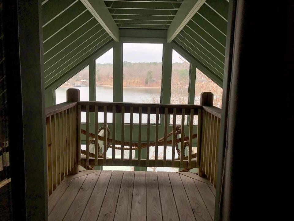 Upstairs balcony overlooking porch
