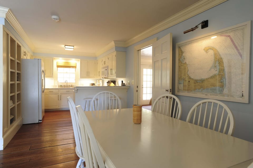 Pool House Dining