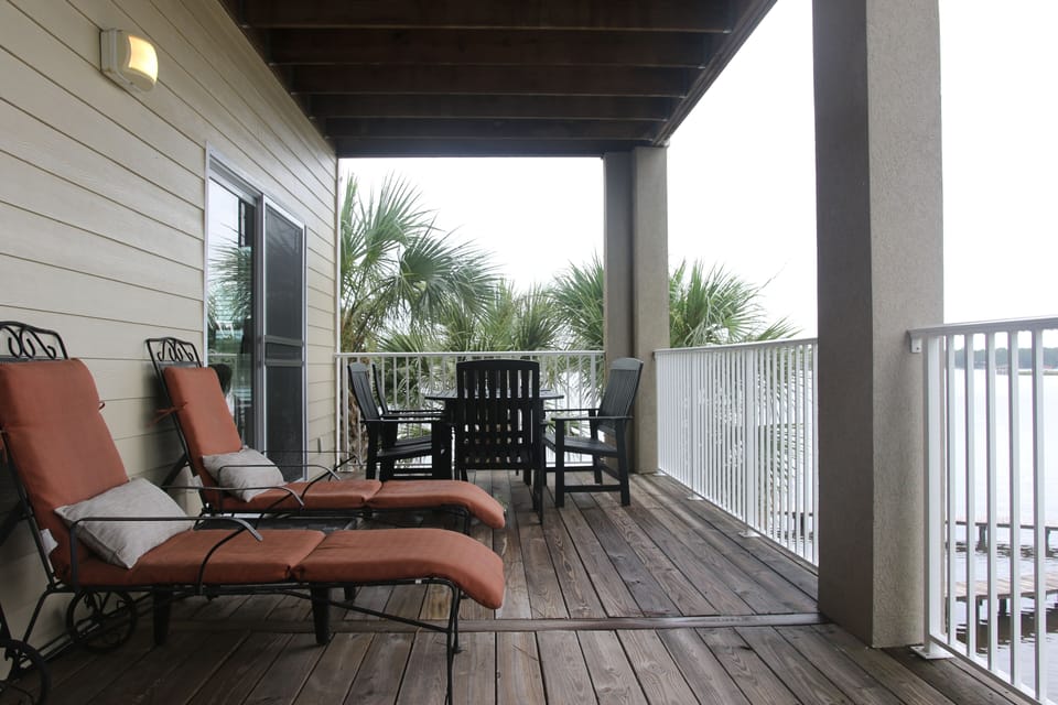 300 sf balcony overlooking the bay