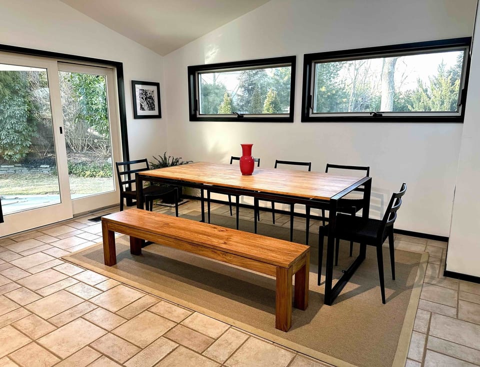 Dining Room. Seats 8