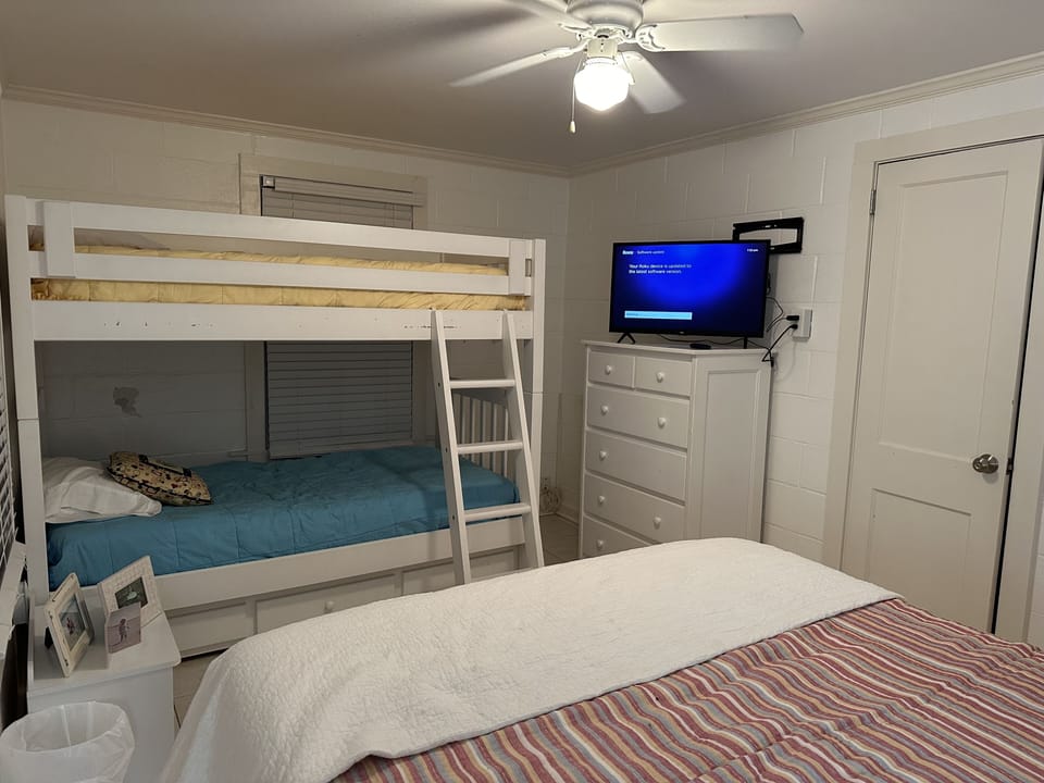 Bedroom 2 
Bunk and queen