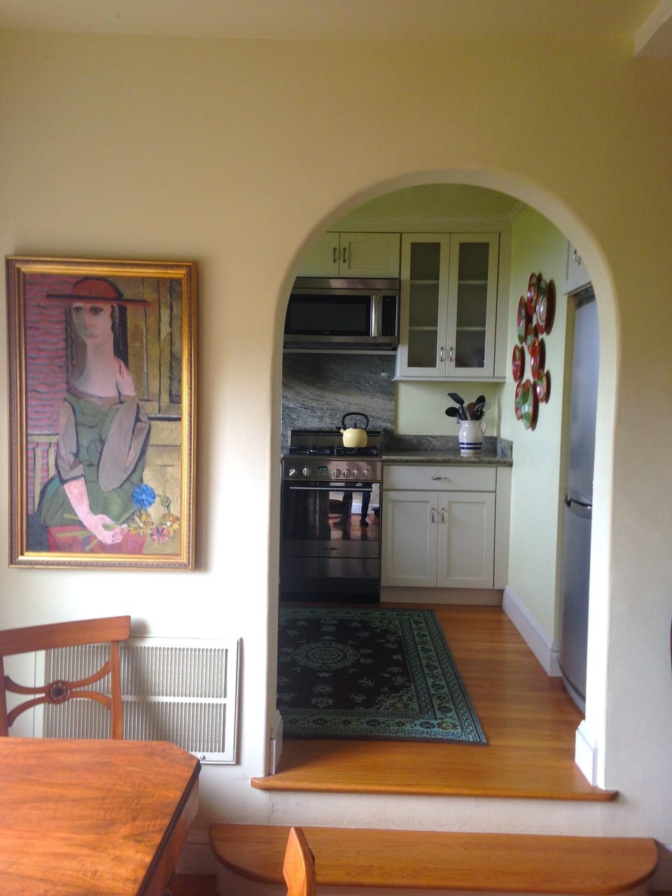 view towards kitchen