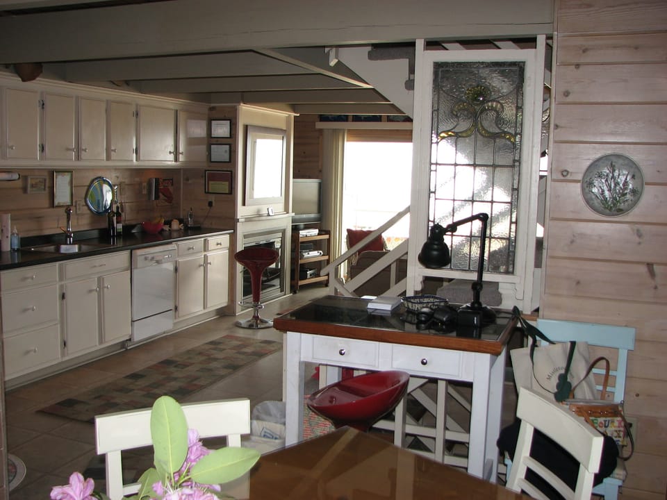 Kitchen /Dining area