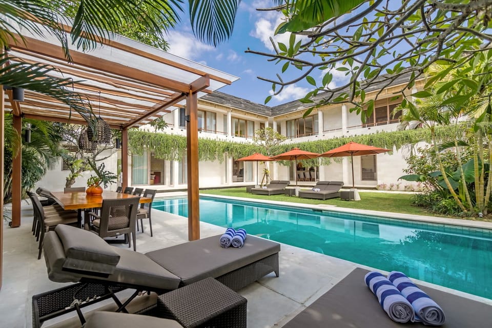 Exclusive Luxury 5 Bed Villa, Jimbaran"