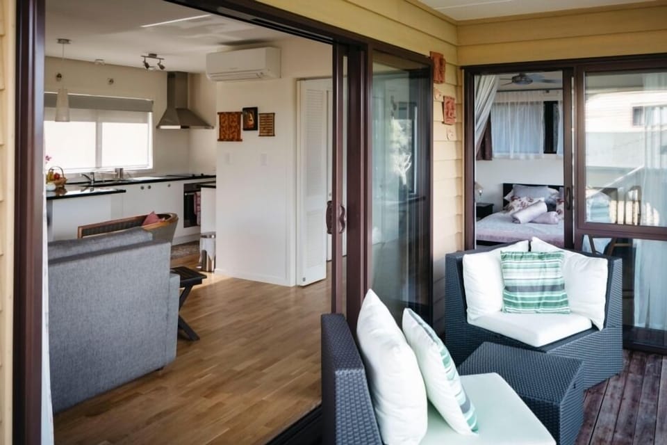 Outside/Inside view