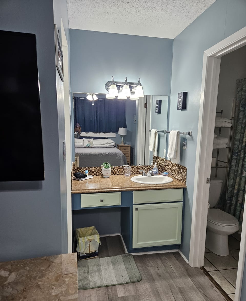Master bedroom vanity - bathroom 2