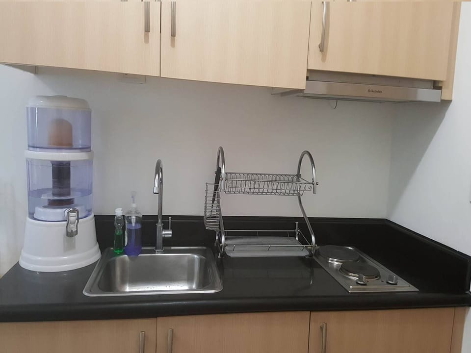 1 BEDROOM FULLY FURNISHED CONDO UNIT