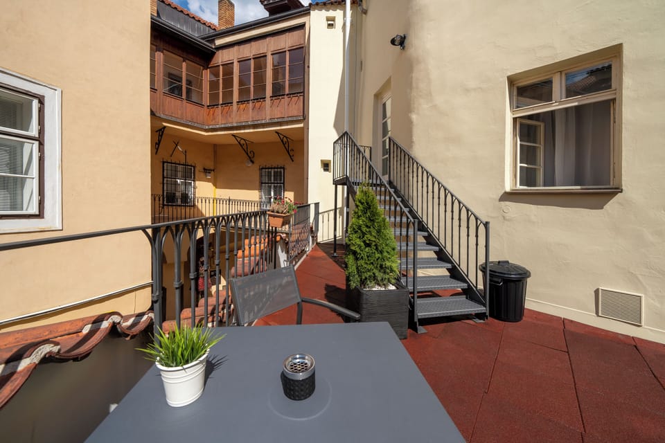 Shared terrace for all guests in the courtyard on the 1st floor