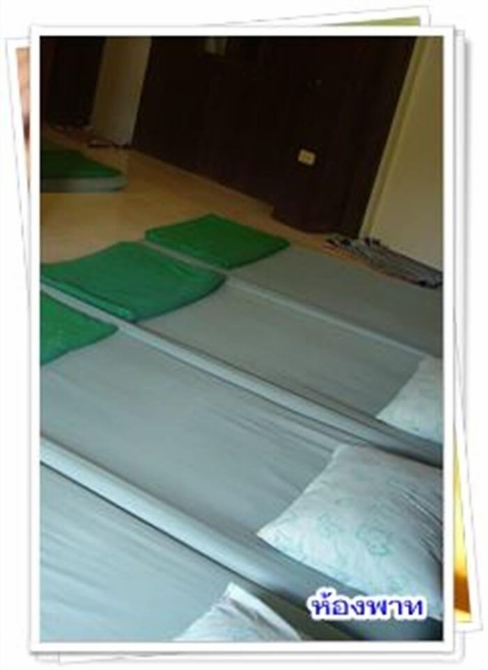 Family ROOM Riverside Homestay in Ampawa