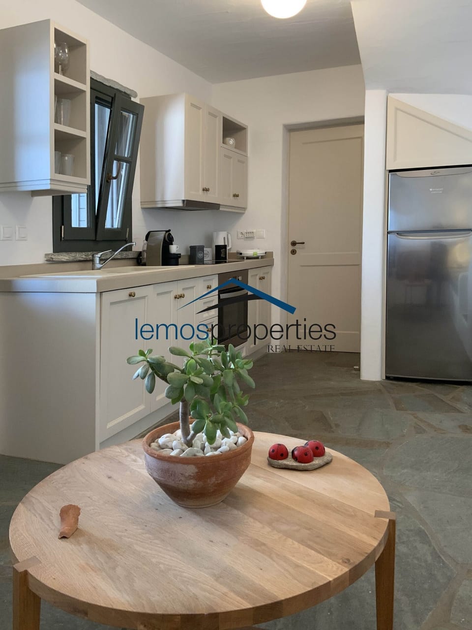 The fully equipped open-plan kitchen