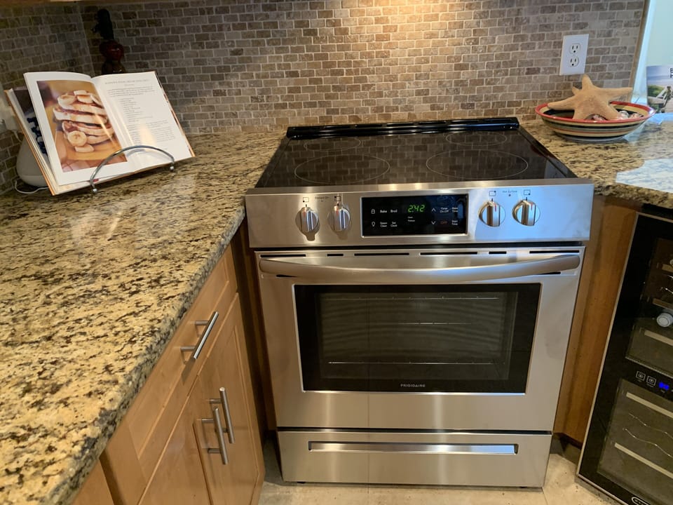 Electric slide-in range