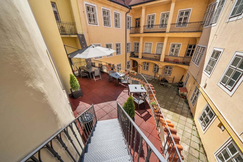 Shared terrace for all guests in the courtyard on the 1st floor