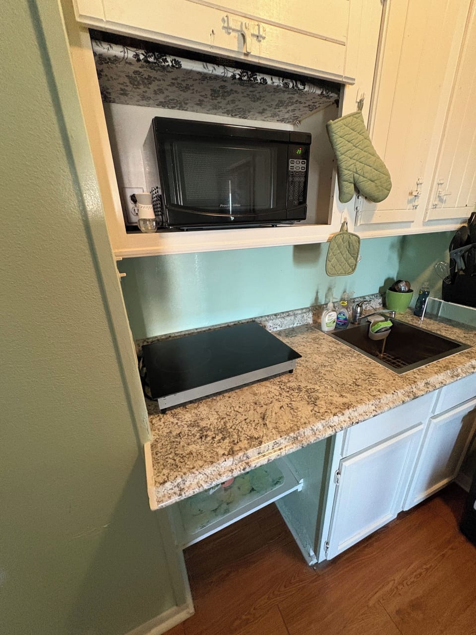 Fully stocked kitchen and microwave