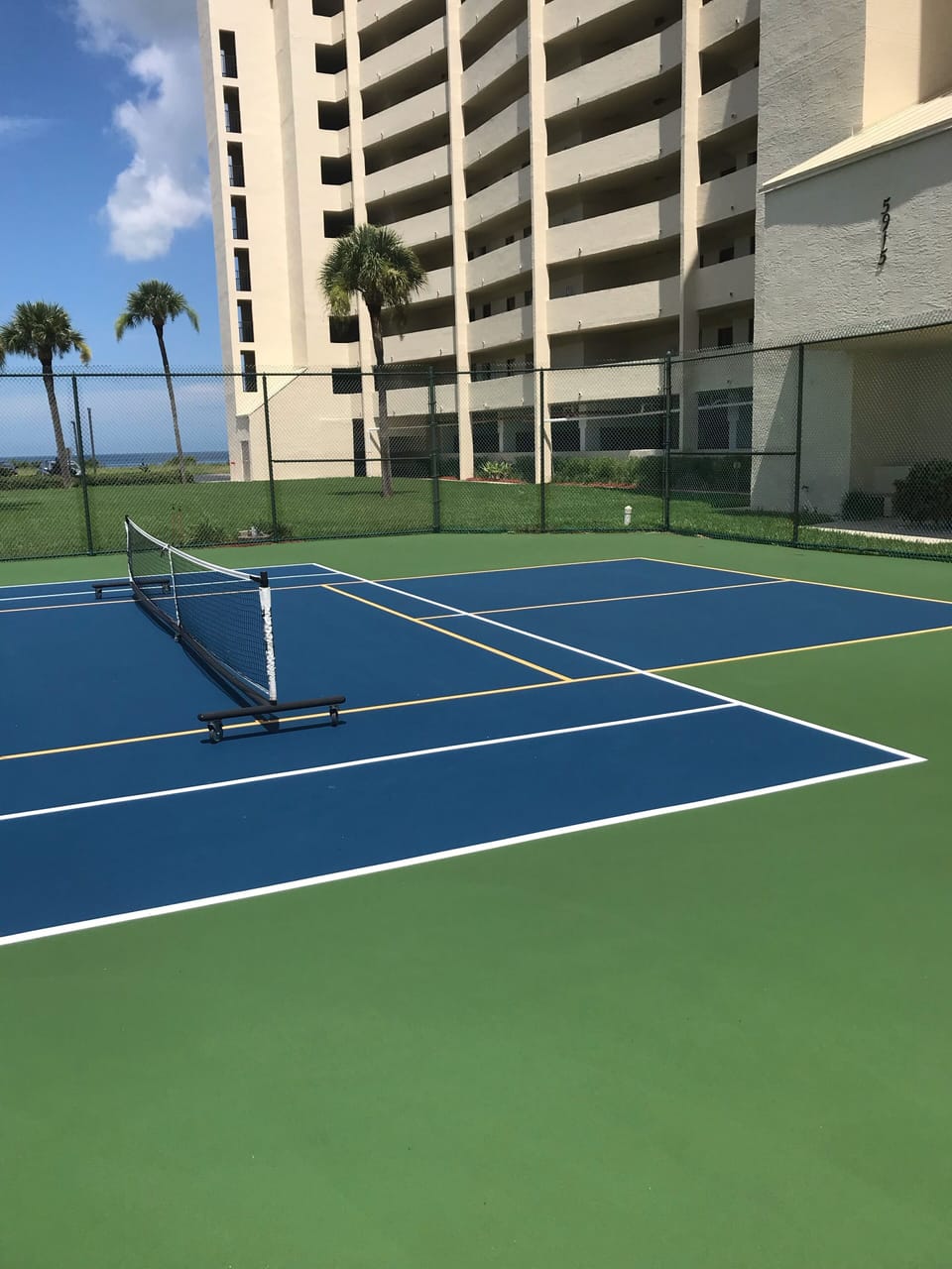 Excellent Pickleball Courts and friendly players! 