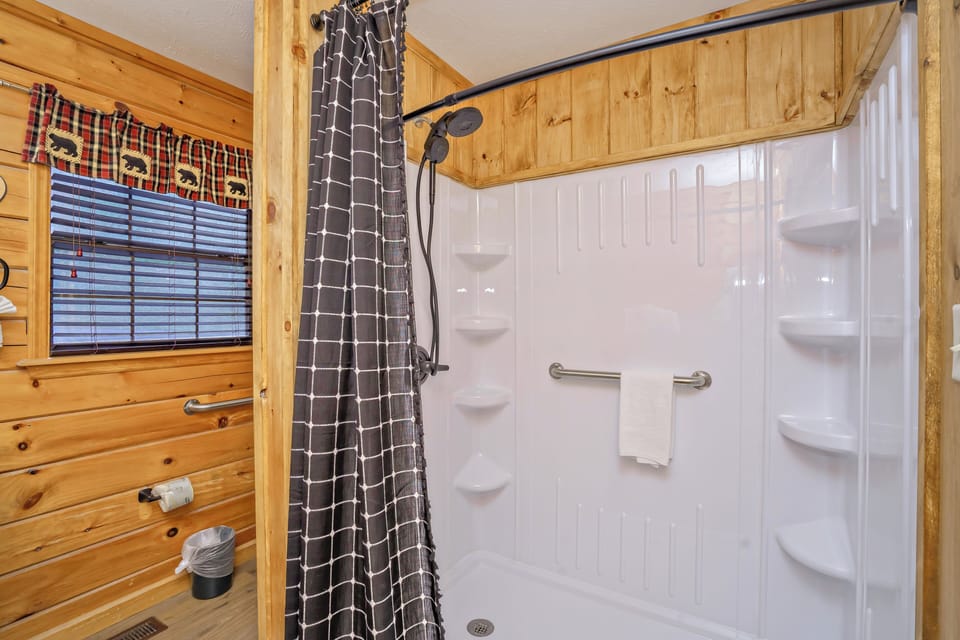 Primary ensuite bathroom