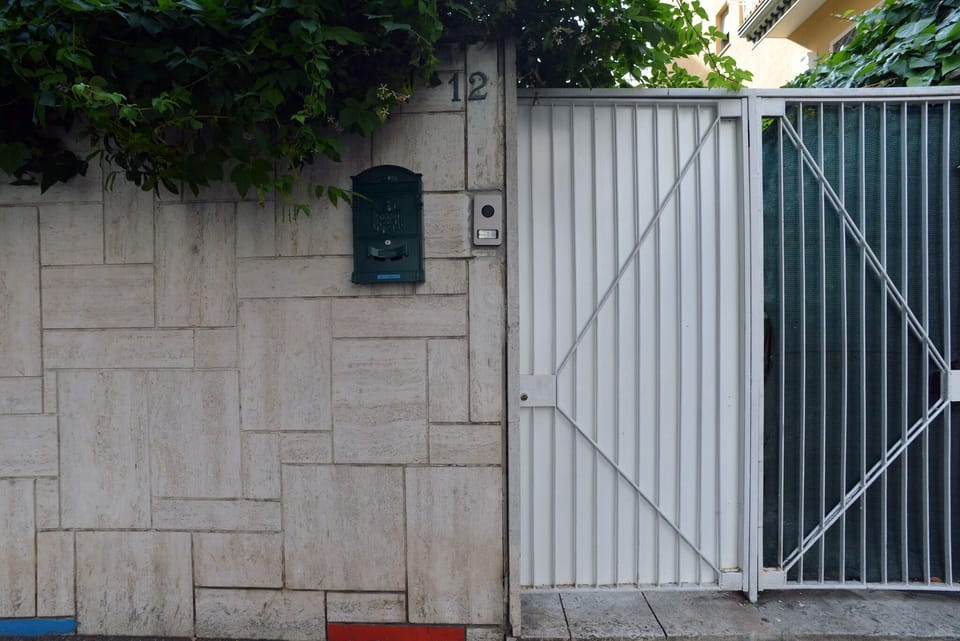 entrance from the street
independent access