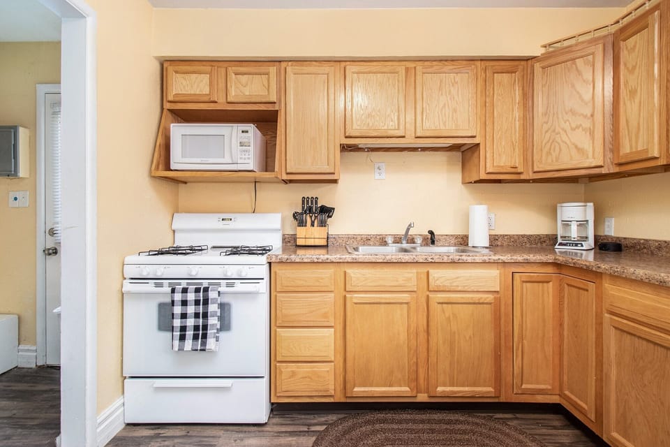 Kitchen (2)