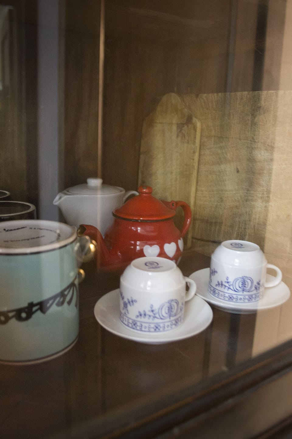 Cups and teapots