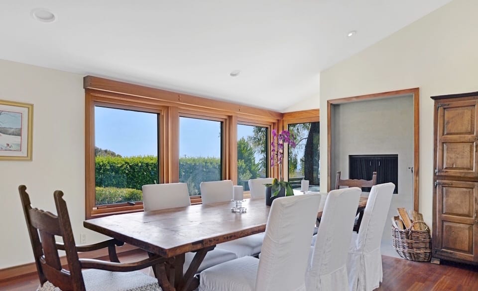 Formal dining room