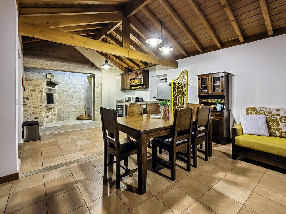 cozinha e sala de jantar