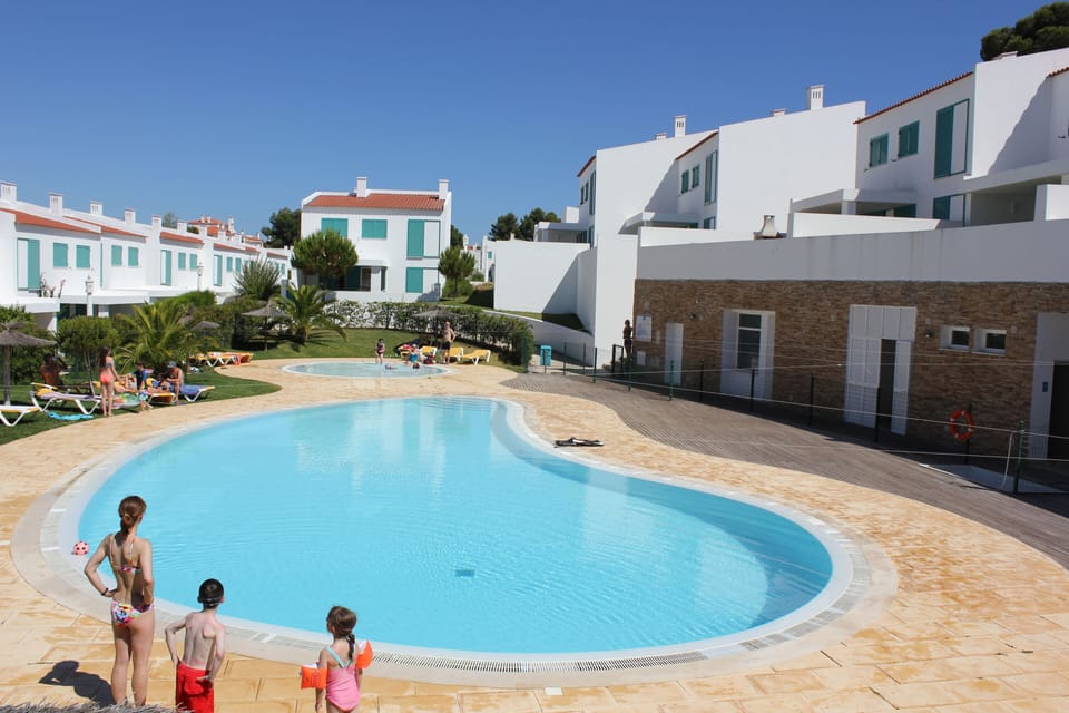 This pool is 1 minute away from holiday house "Casa Prainha"