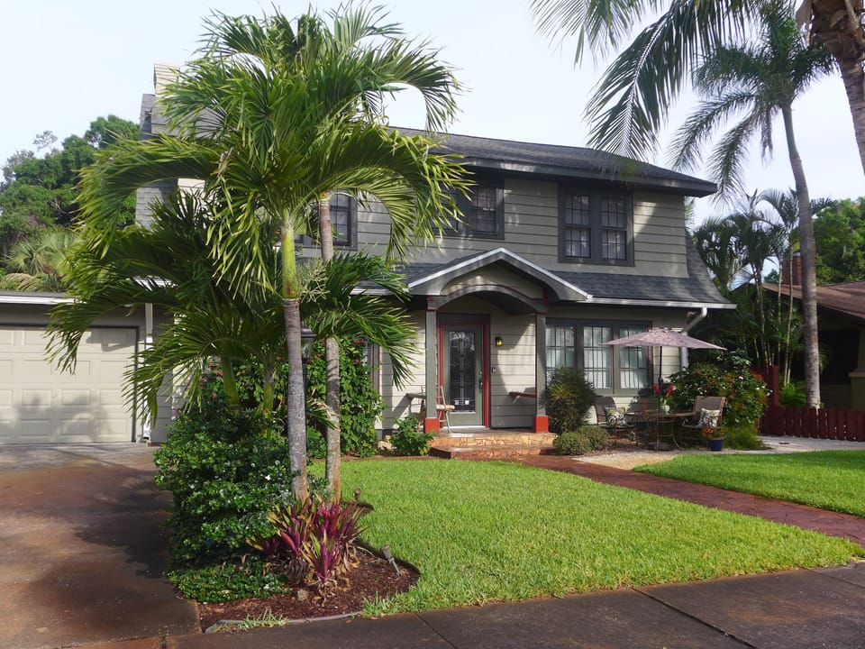 Coconut Palm - 2nd Floor apt.in Green Palm Villa