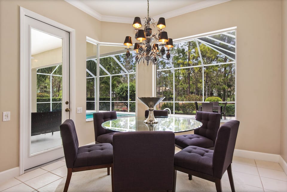 Kitchen Eating Area