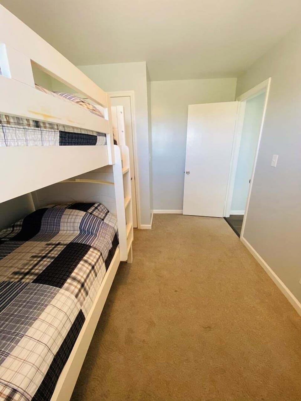 Streetside East Bedroom - Bunkbed
