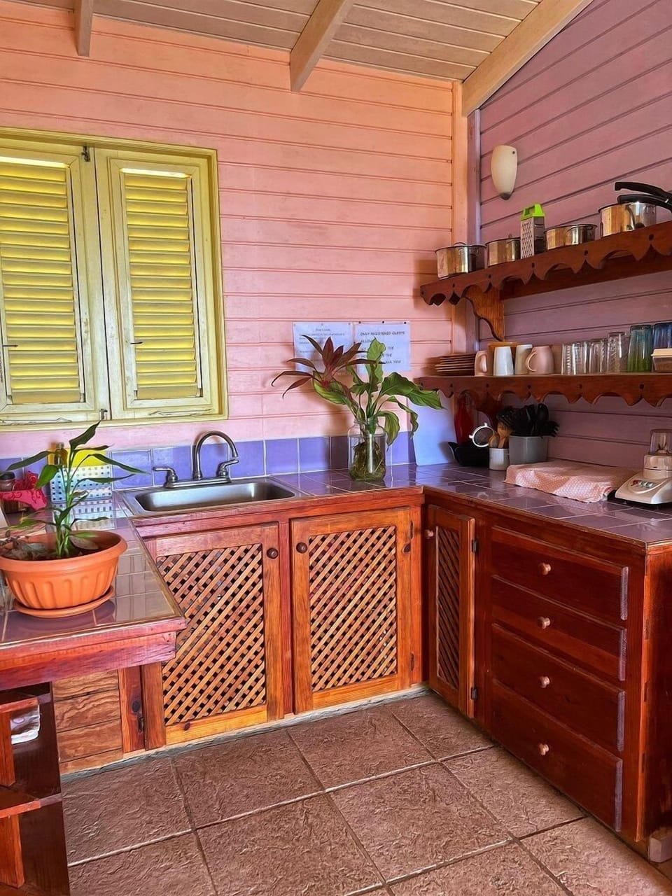 Creole House kitchenette
