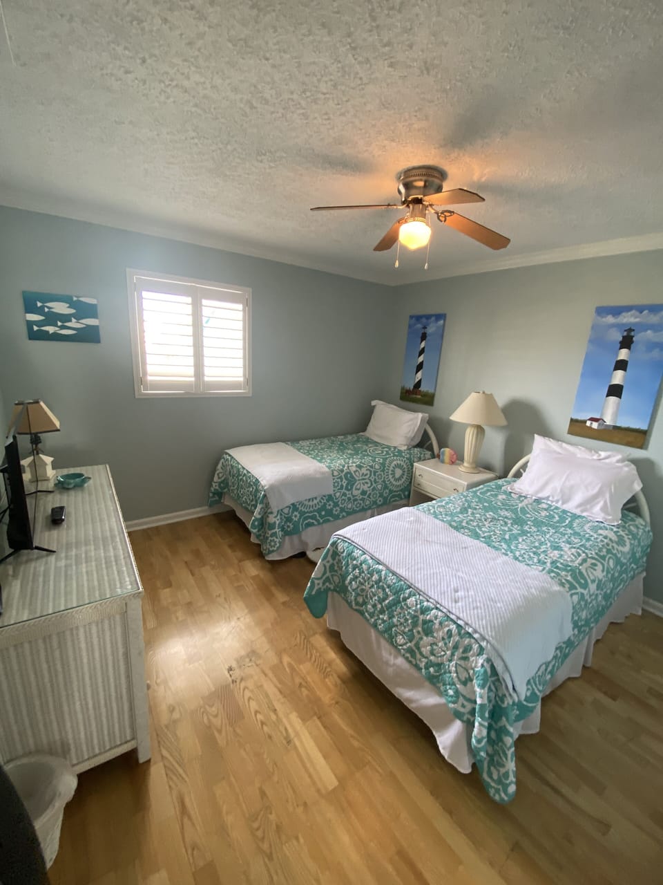 Second bedroom. 
