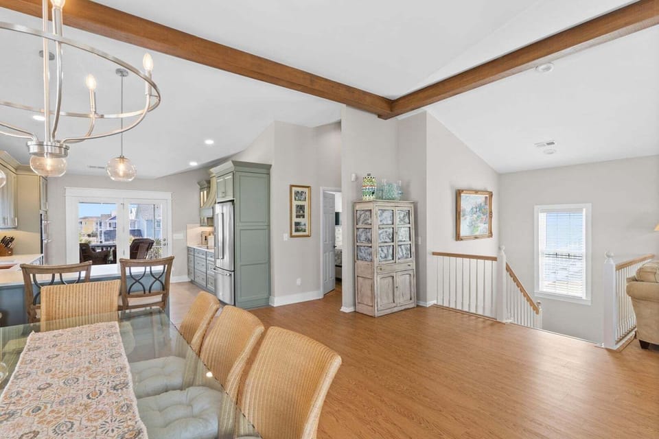 Upper Level Dining Area