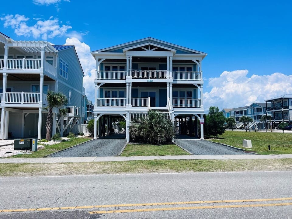 Exterior front view
