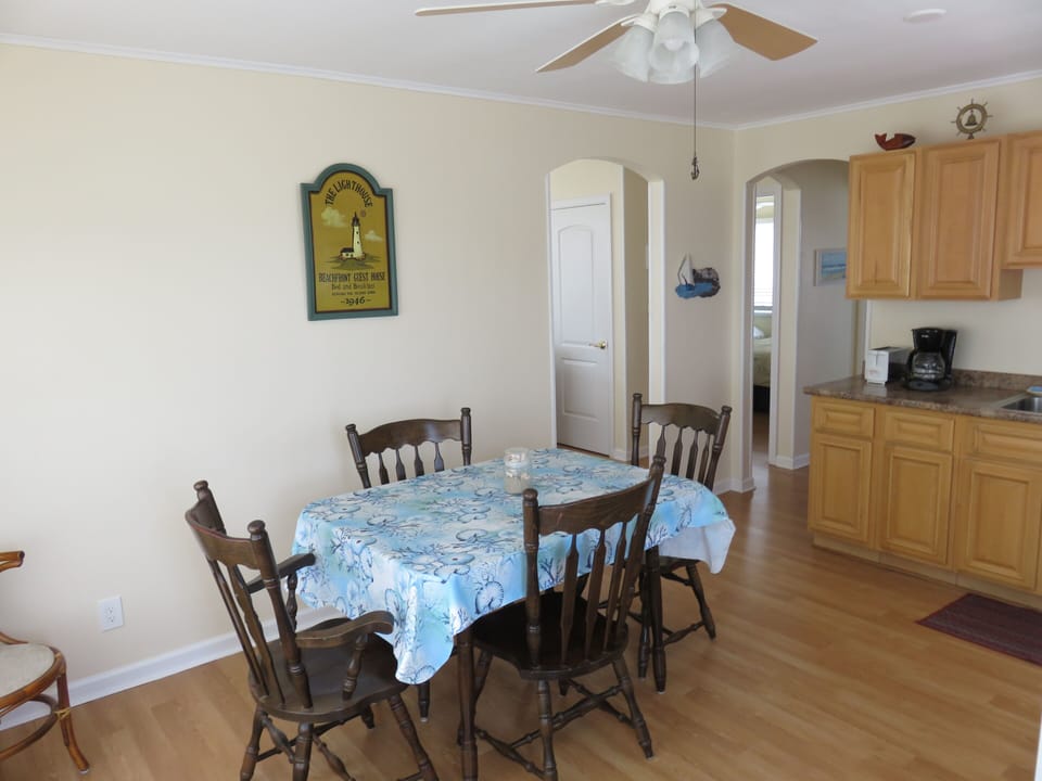 enjoy great meals in our bright and sunny eat in kitchen