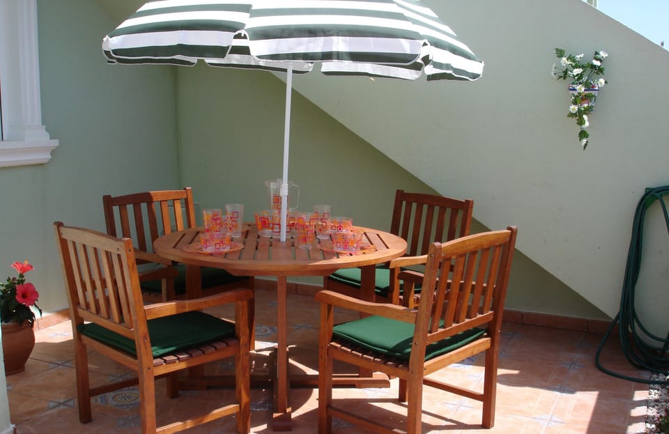 Early morning sun at the breakfast table