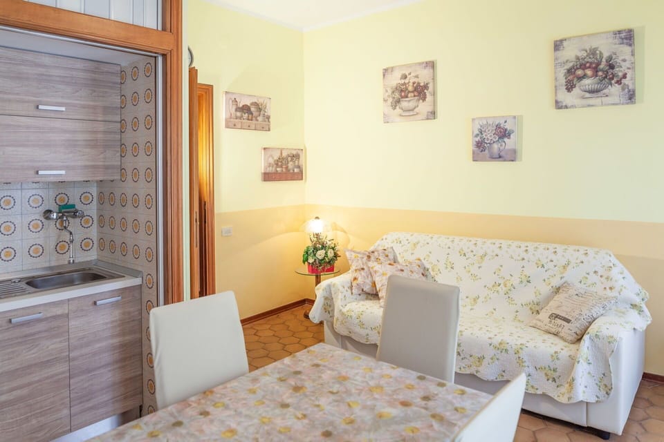 Dining Room, Kitchen
