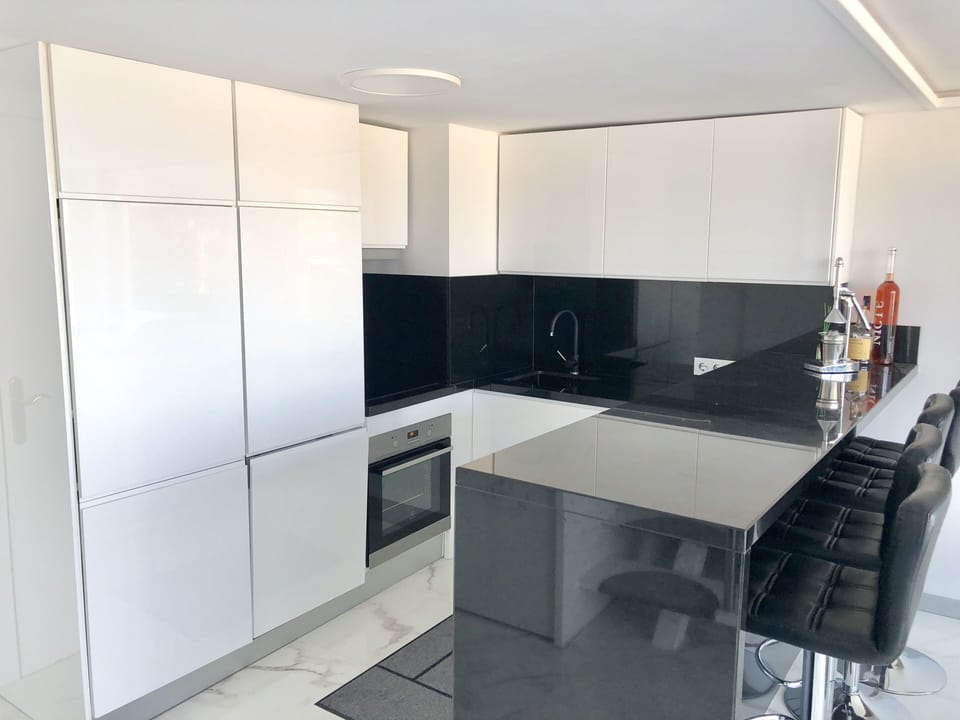 Fully equipped and newly renovated kitchen