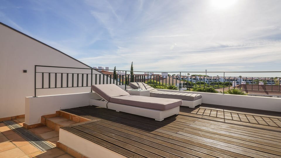 Roof terrace for sun worshippers
