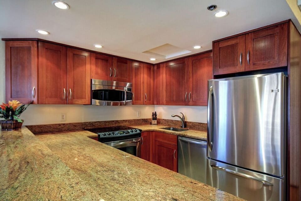 All new great appliances, cookware and everything you need!