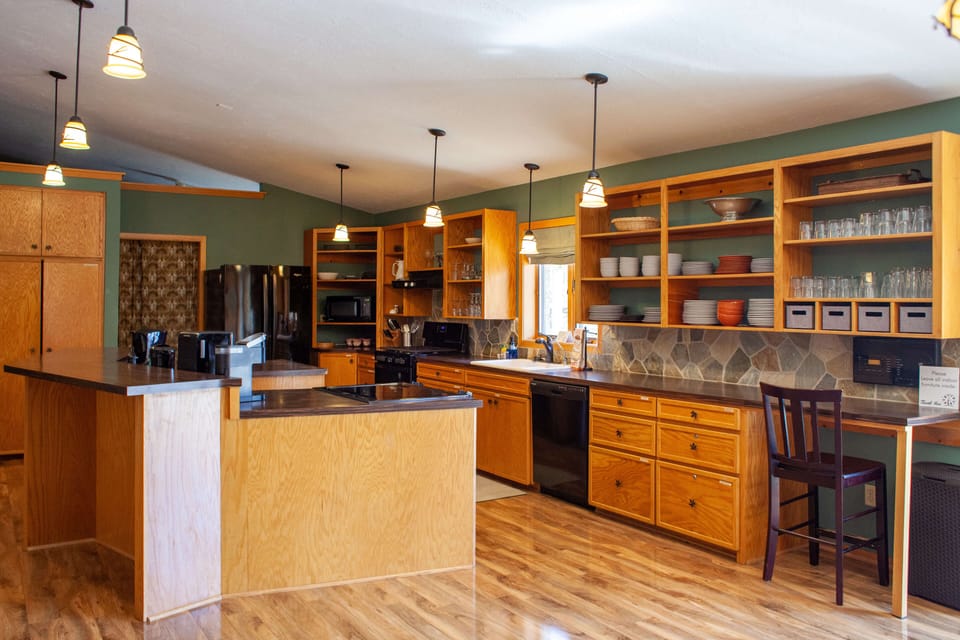 Full kitchen